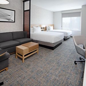 Queen Room Two Queen Beds Sofa Bed Tub Disability Access